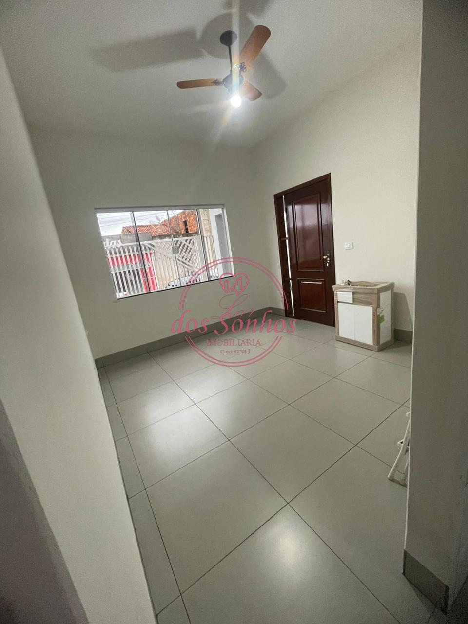 LINDA CASA À VENDA, LOCALIZADA EM PIRAPOZINHO - SP