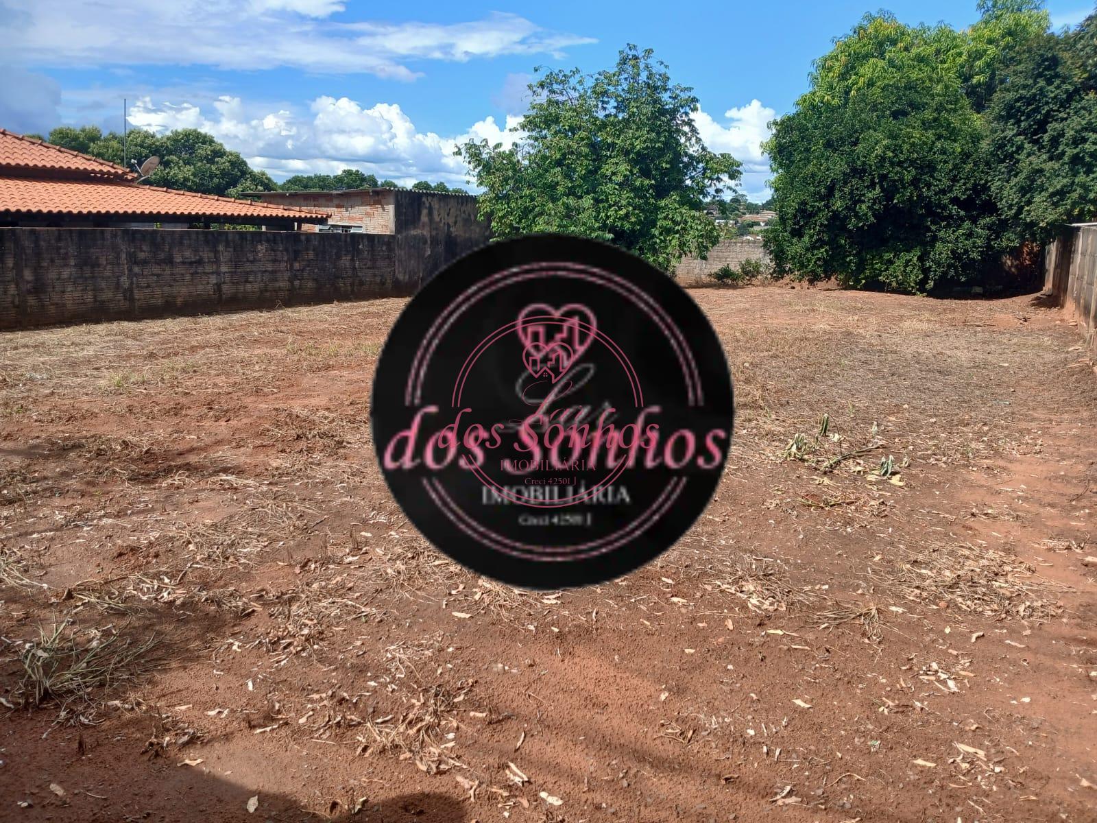 EXCELENTE TERRENO À VENDA, NO CENTRO DE PARAPUÃ - SP