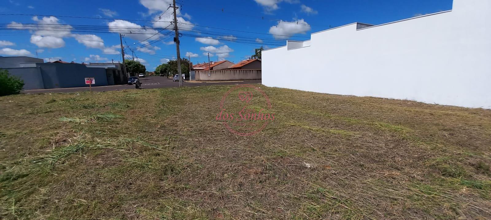Oportunidade de Investimento: Lote Duplo Contíguo à Venda em O...