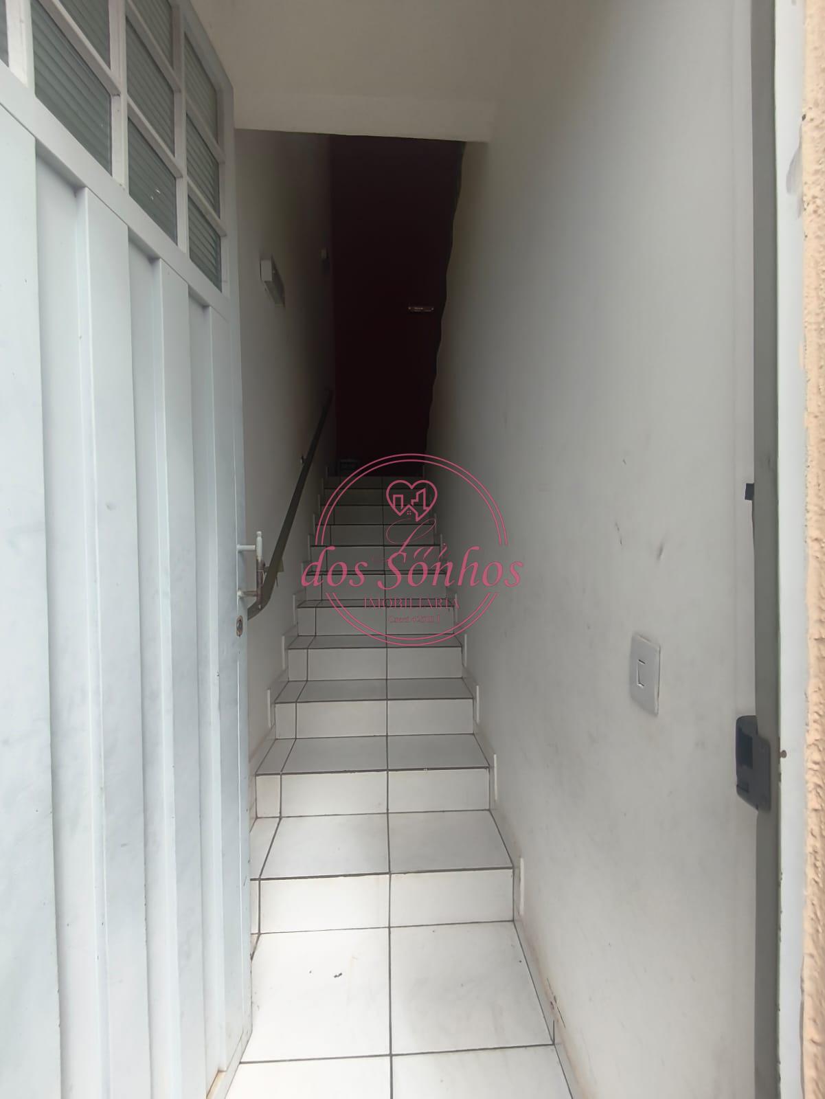 Casa para locação, Centro superior de um barracão,PRESIDENTE P...