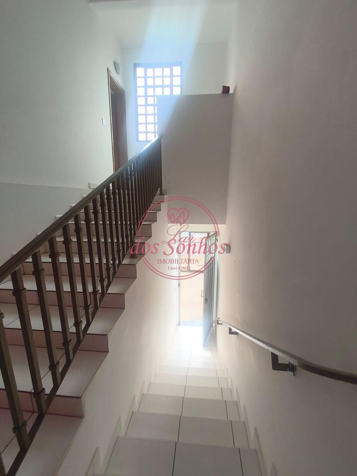 Casa para locação, Centro superior de um barracão,PRESIDENTE P...