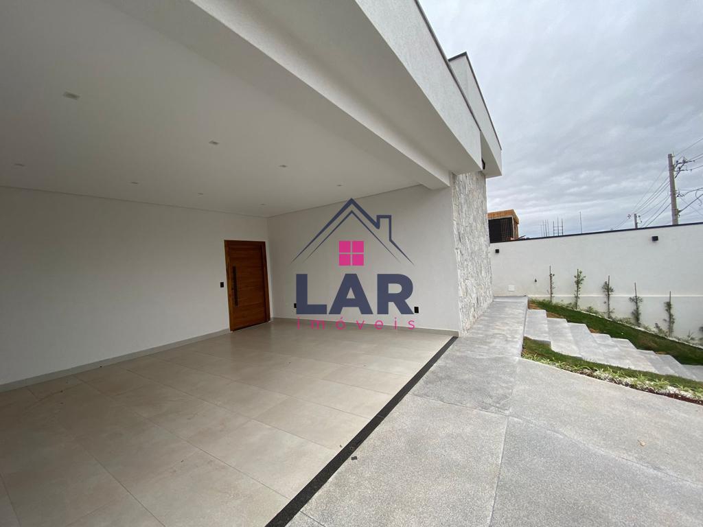 Uma linda casa de alto padrão localizada no bairro Astúris