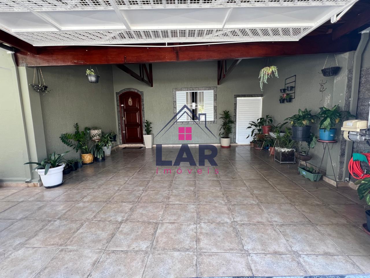 Uma bela casa localizada no bairro Vila Beatriz, com excelente acabamento.