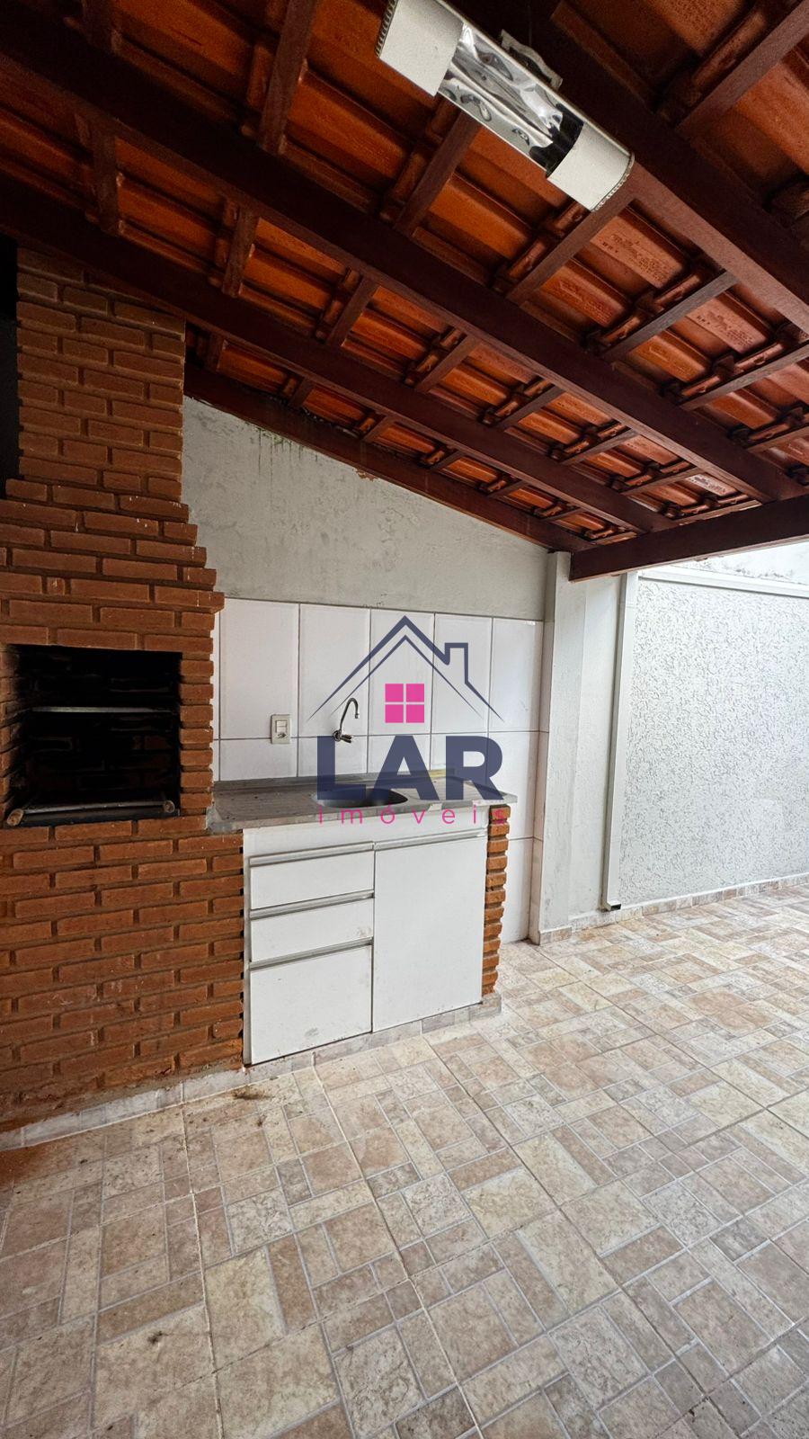 Vende-se uma casa localizada no bairro Altavile com excelente acabamento