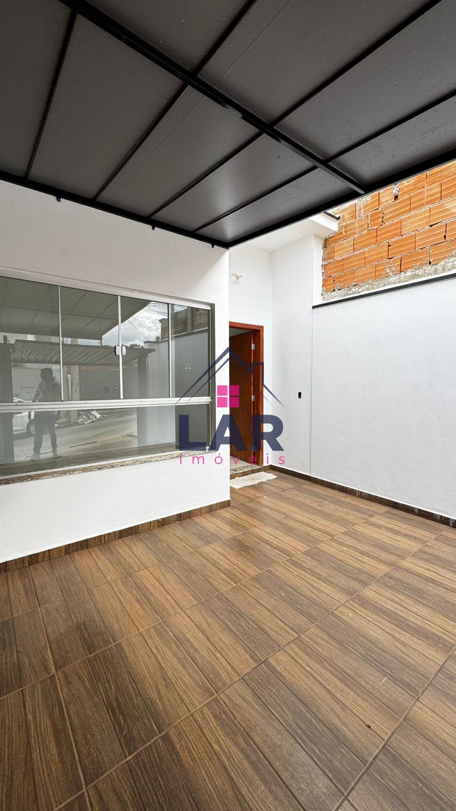 Vende-se Casa localizada no Parque Real, com excelente acabamento