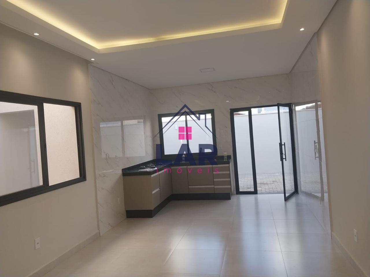 Vende-se casa com excelenete localização e acabamento em Pouso Alegre