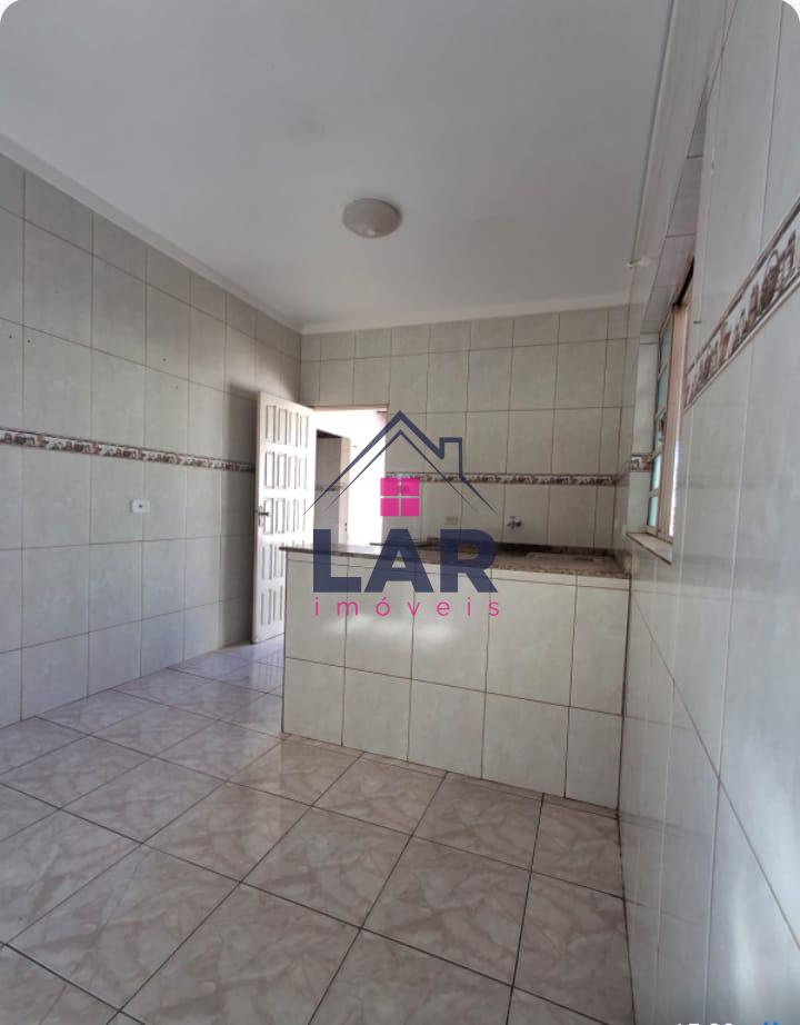 Vende-se casa com excelente localização em Conceição dos Ouros MG