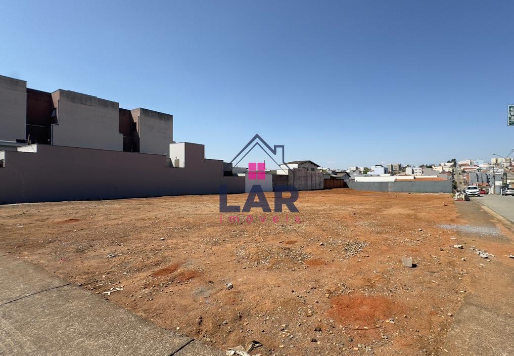 OPORTUNIDADE UNICA DE LOTES COM EXCELENTE LOCALIZAÇÃO E TOPOGRAFIA