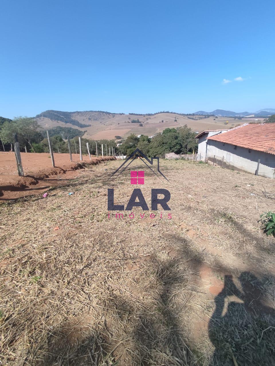 TERRENO COM EXCELENTE TOPOGRAFIA E LOCALIZAÇÃO COM VALOR CONDIZENTE