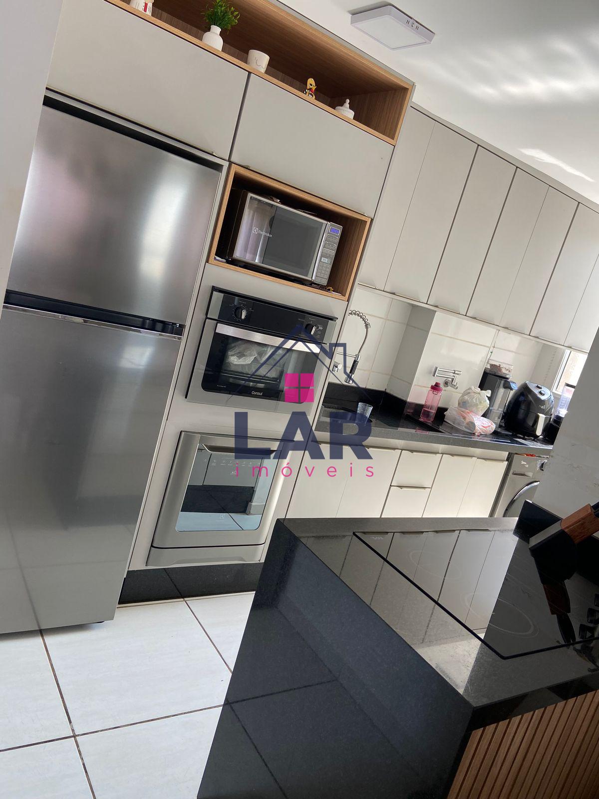 VENDE-SE APARTAMENTO COM LOCALIZAÇÃO PRIVILEGIADA E COM EXCELENTE ACABAMENTO