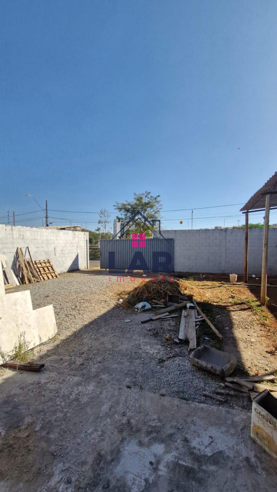 Aluga-se espaço comercial com localização privilegiada e com ótimo espaço