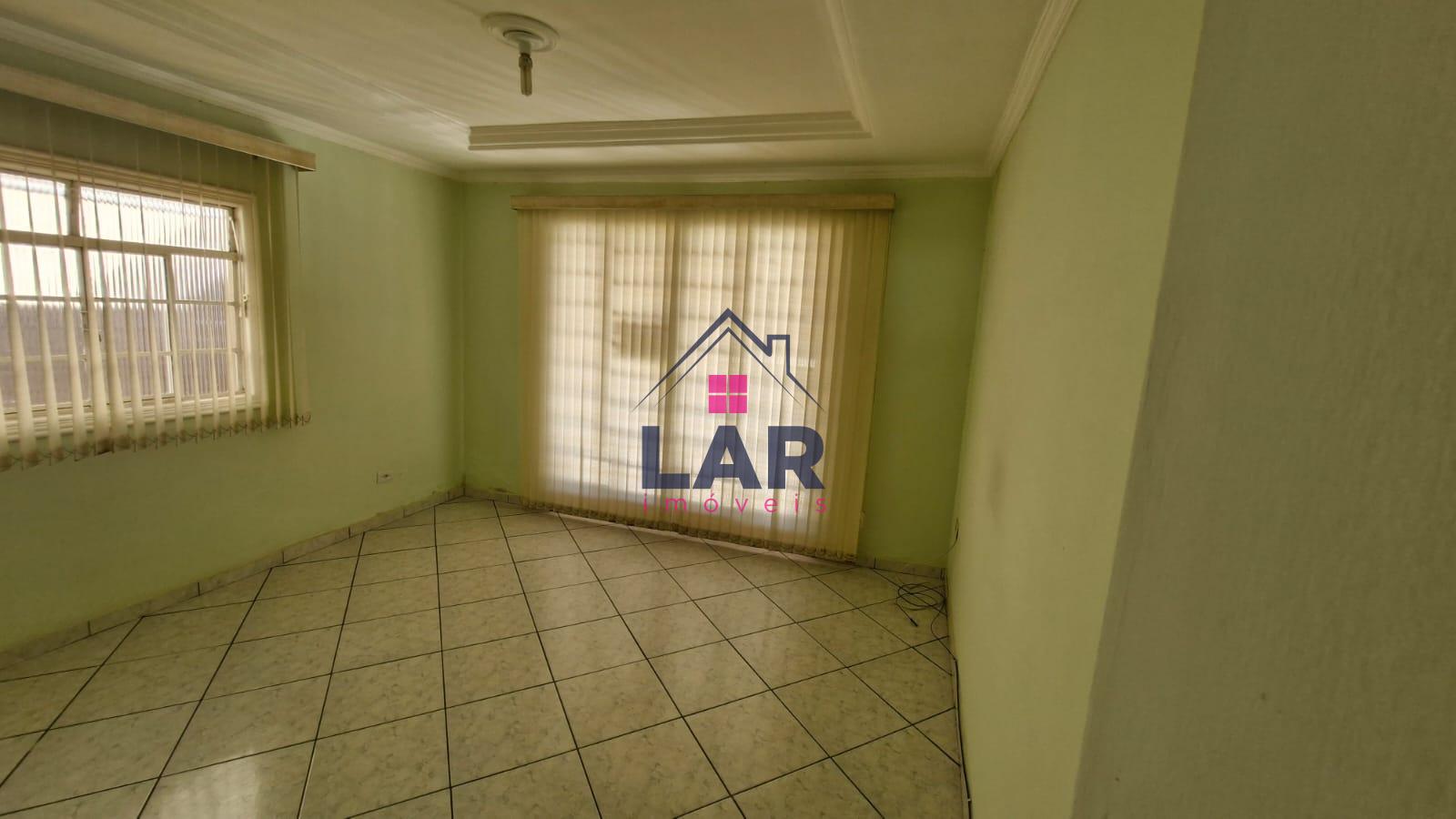 CASA A VENDA COM EXCELENTE LOCALIZAÇÃO PERFEITO PARA INVESTIDORES