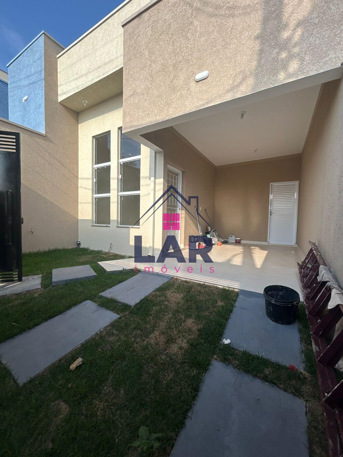 VENDE-SE CASA COM LOCALIZAÇÃO PRIVILEGIADA E COM ACABAMENTO DE PRIMEIRA