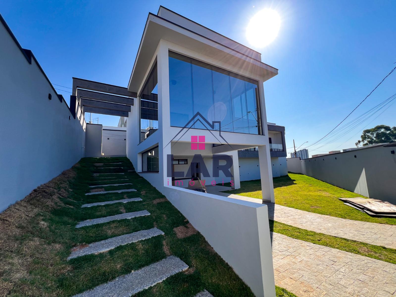 Vende-se Casa com 170m2  411m2 terreno , com localização privilegiada