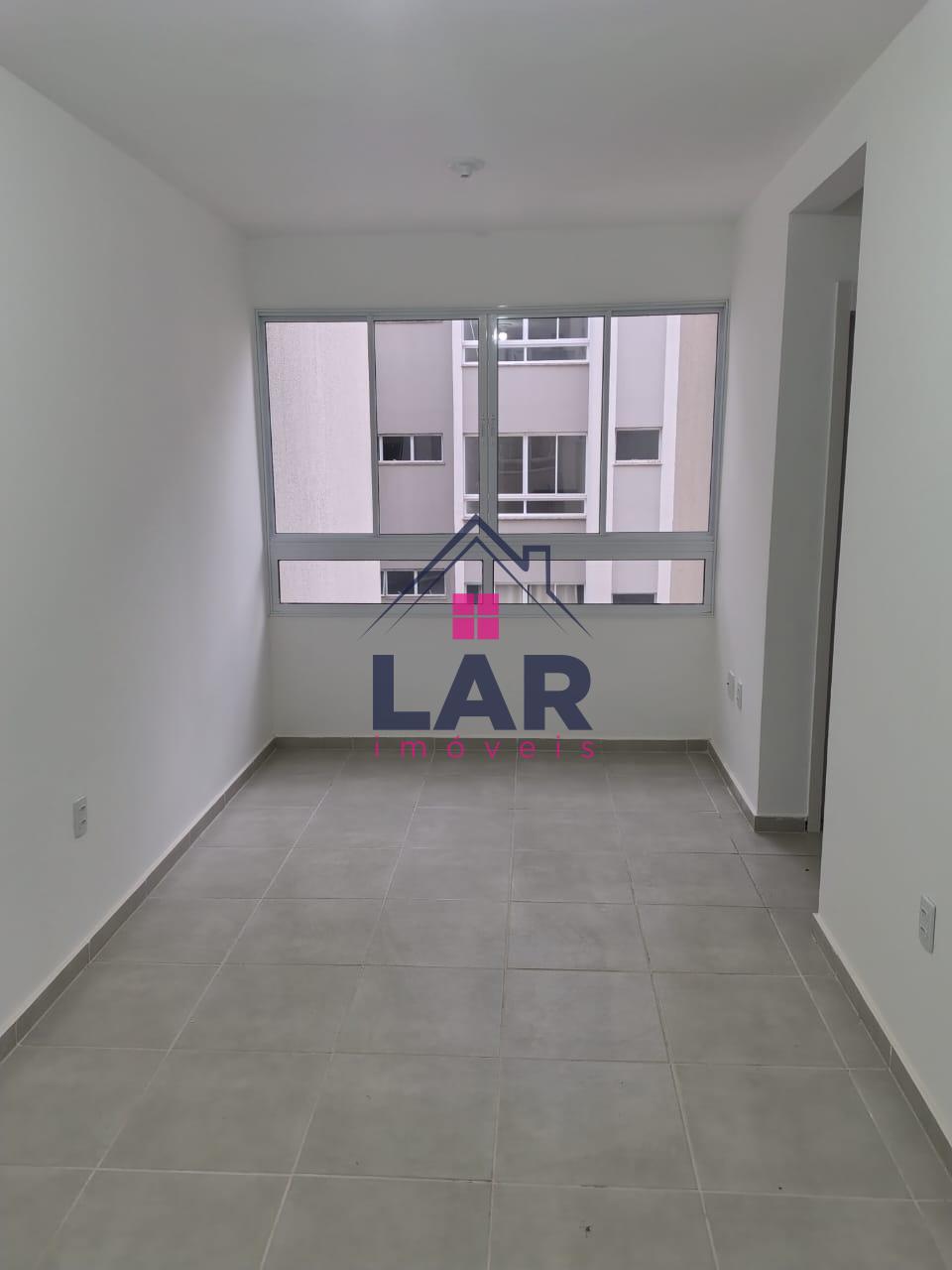 ALUGA-SE APARTAMENTO COM EXCELENTE LOCALIZAÇÃO E ACABAMENTO