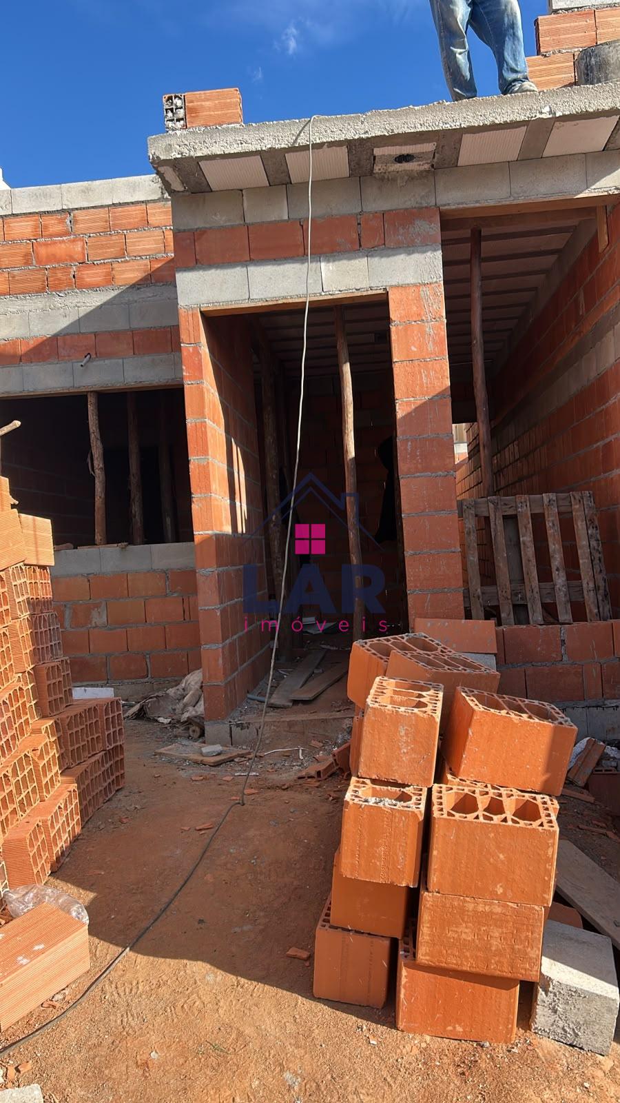 Casa à venda, no bairro Parque Real, em POUSO ALEGRE - MG