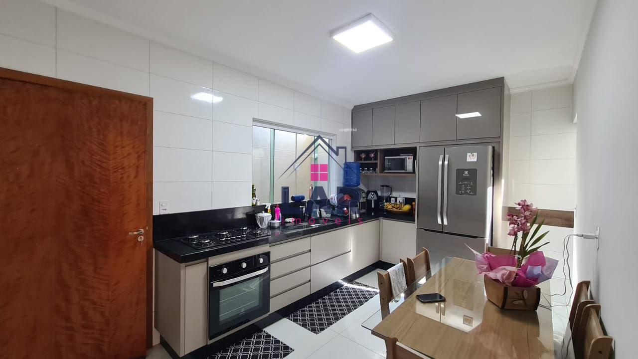 Casa à venda, no bairro Vale das Andorinhas, POUSO ALEGRE - MG