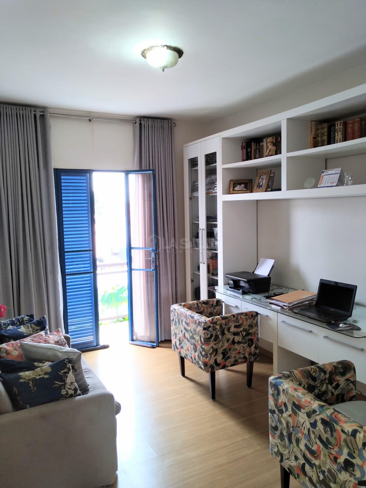 QUARTO 2 COM SACADA