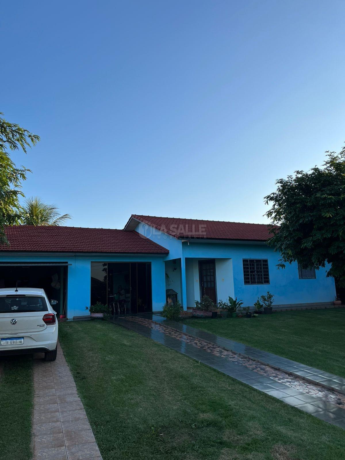 Casa à Venda em Dez de Maio, Toledo Pr.