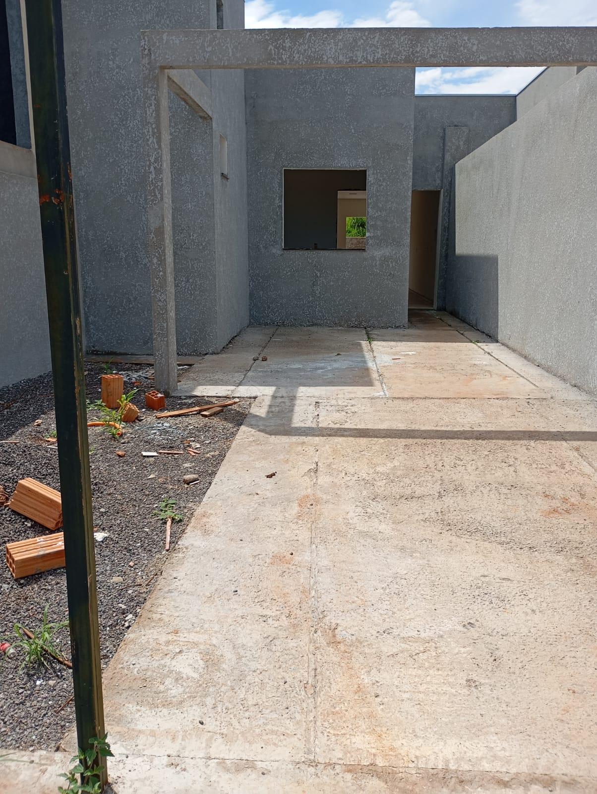 CASA A VENDA NO JARDIM PINHEIRINHO COM EXCELENTE PADRÃO CONSTRUTIVO