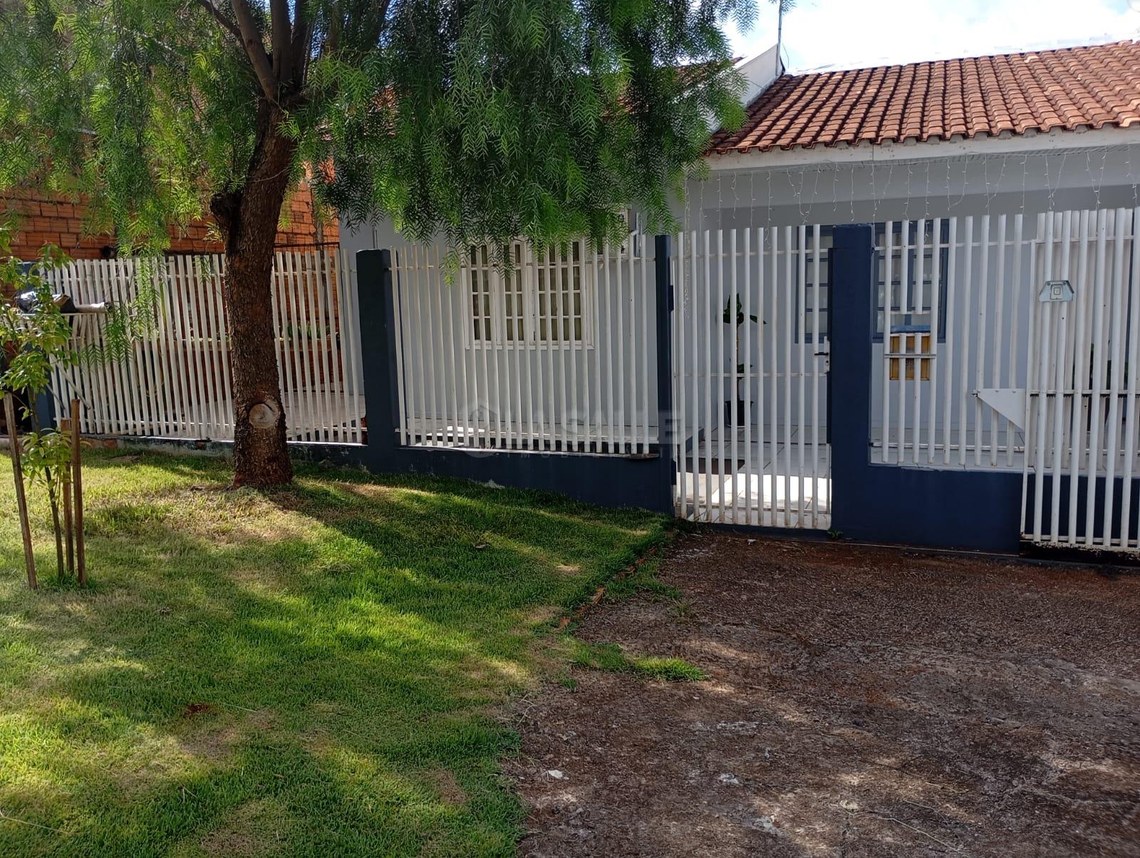 Casa à venda em terreno de 368m2, Jardim Parizotto, TOLEDO - PR