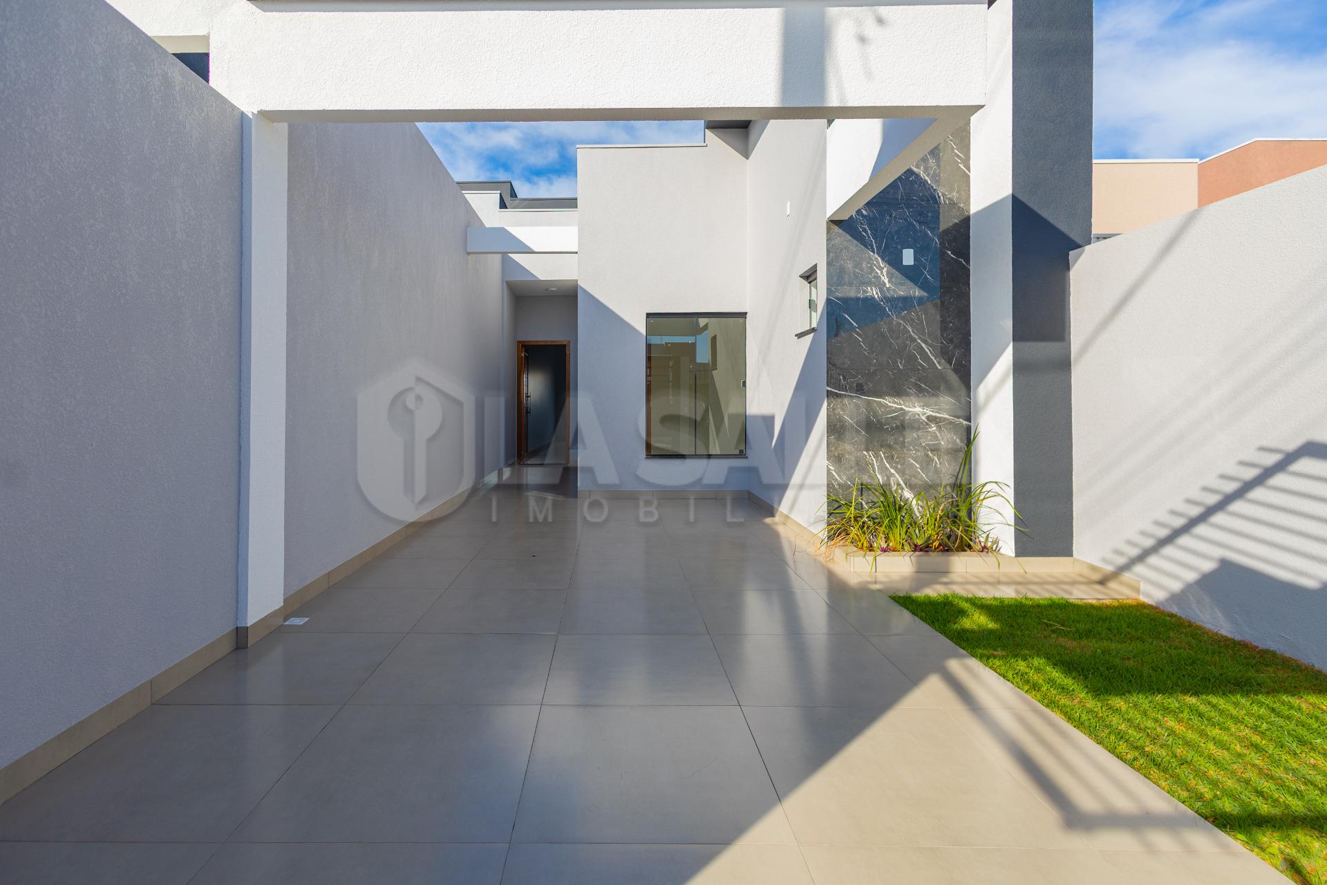 Casa á venda no Jardim Coopagro com 01 suite   01 quarto,  área gourmet e sobra de terreno