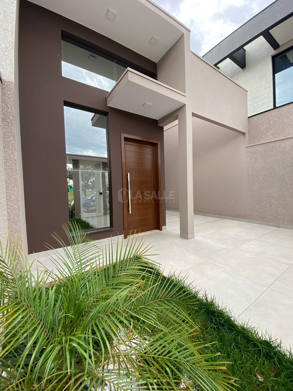Casa á venda no Jardim Gisela com 1 suíte   2 quartos, edícula com churrasqueira