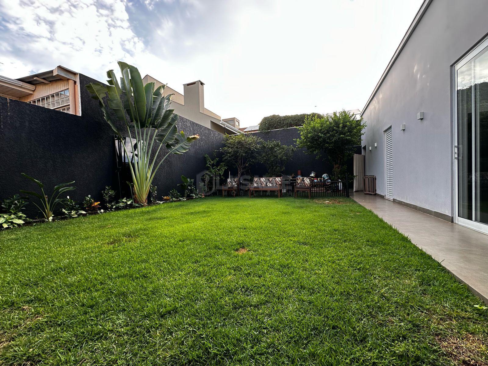 Casa à venda térrea em terreno amplo, Jardim La Salle, TOLEDO - PR