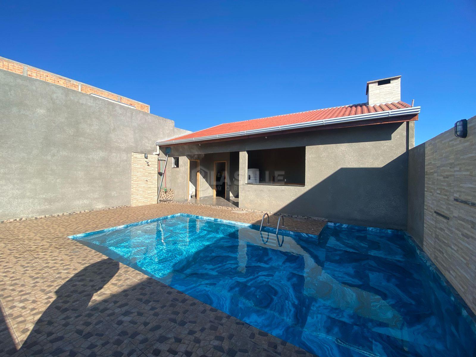 Espaço de lazer com edícula e piscina no Jardim São Francisco