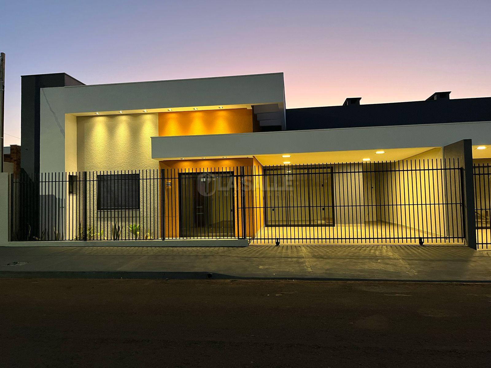 CASA COM 01 SUÍTE E 01 QUARTO À VENDA NO JD COOPAGRO EM TOLEDO