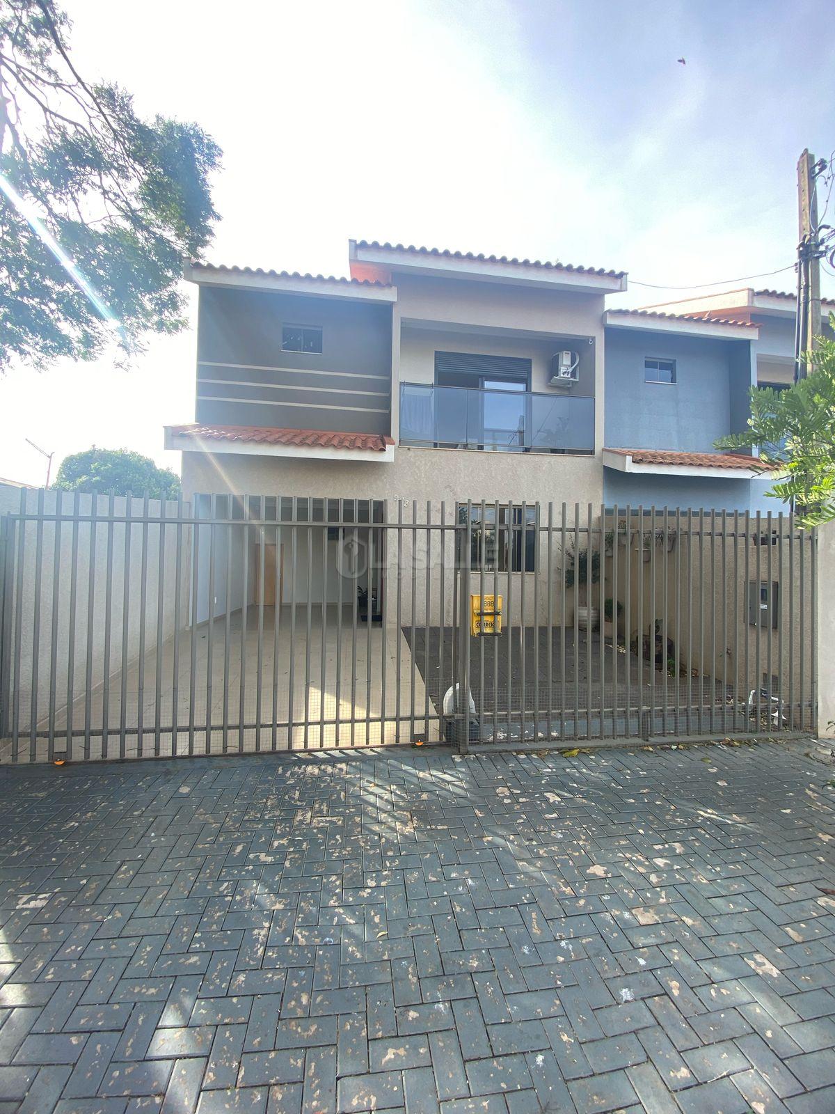 Sobrado com suíte  à venda no Jardim Gisela, TOLEDO - PR