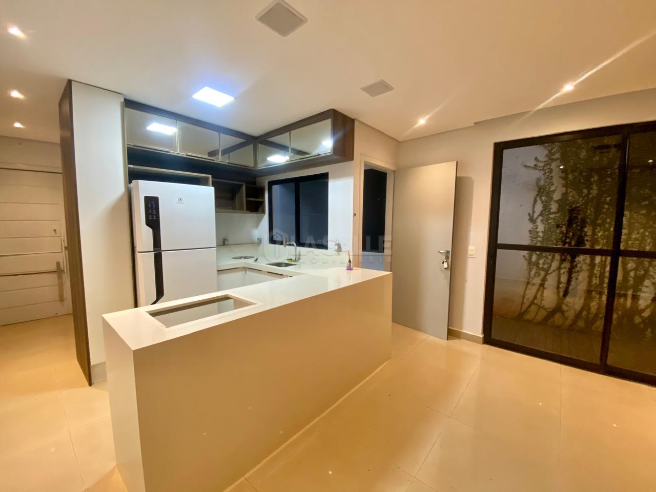 SOBRADO  TRIPLEX  SEMI MOBILIADO COM 02 VAGAS DE GARAGEM JARDIM GISELA