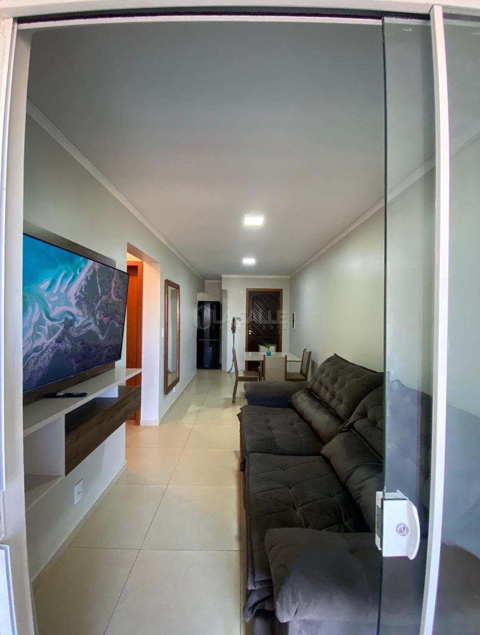 Apartamento semi mobiliado á venda no Jardim Pancera, sacada com churrasqueira, elevador, Toledo -PR