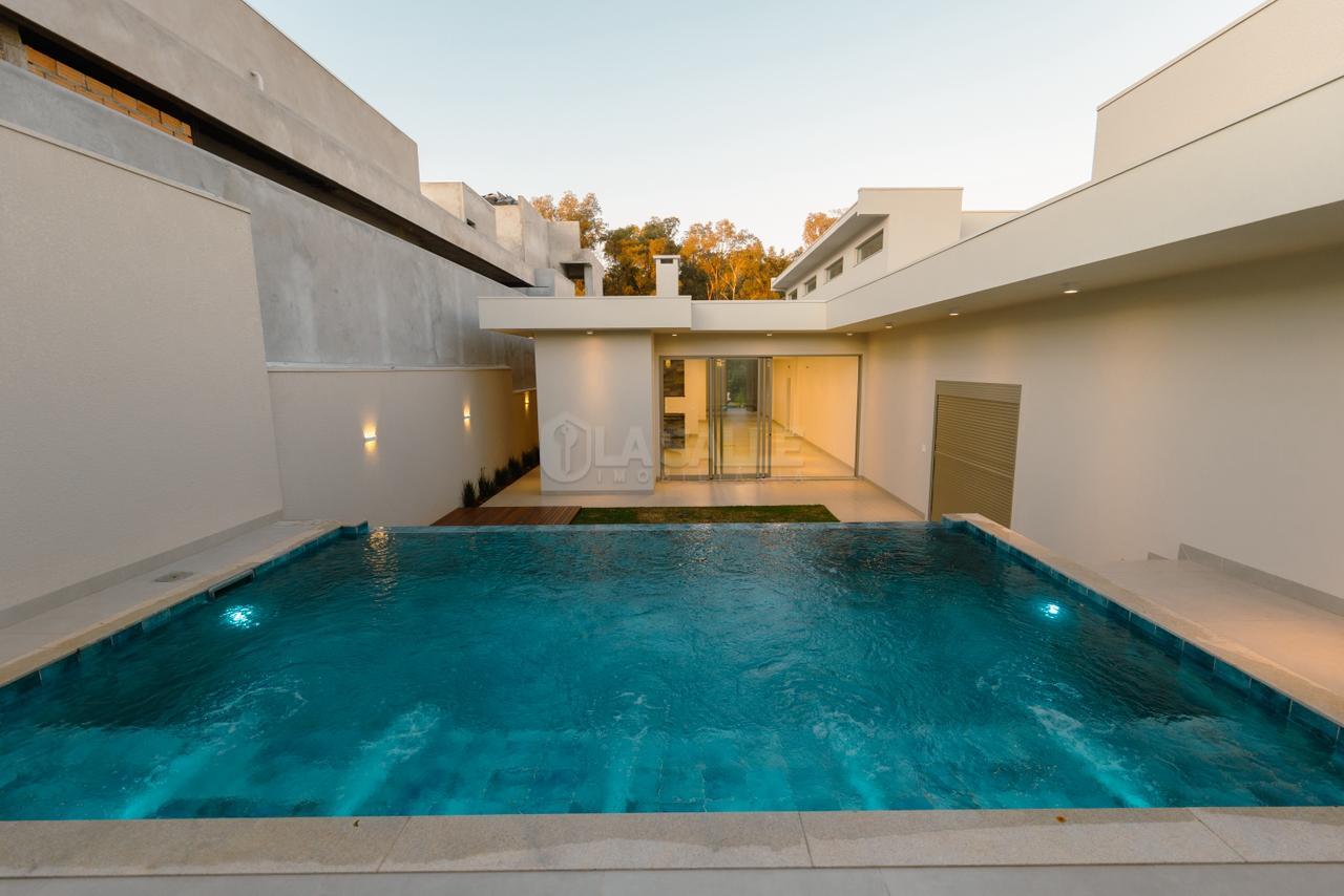 VENDE CASA ALTO PADRÃO COM 3 SUITES NO VILA INDUSTRIAL - TOLEDO