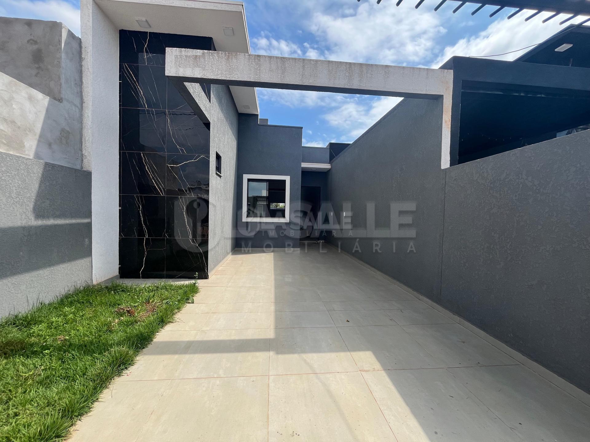 Casa á venda no Jardim Pinheirinho com 01 suíte + 01 quarto e sobra de terreno