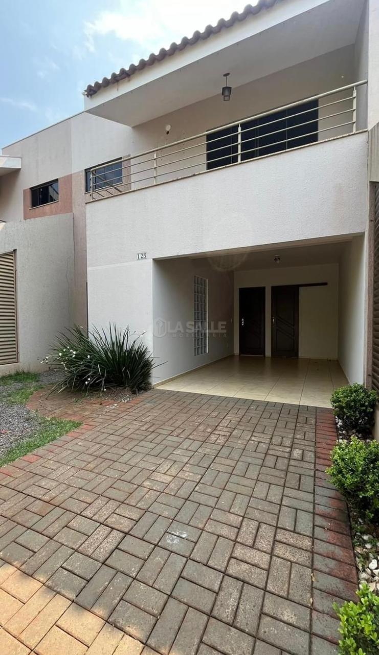 Sobrado com 03 Quartos para locação, Jardim Pancera, TOLEDO - PR