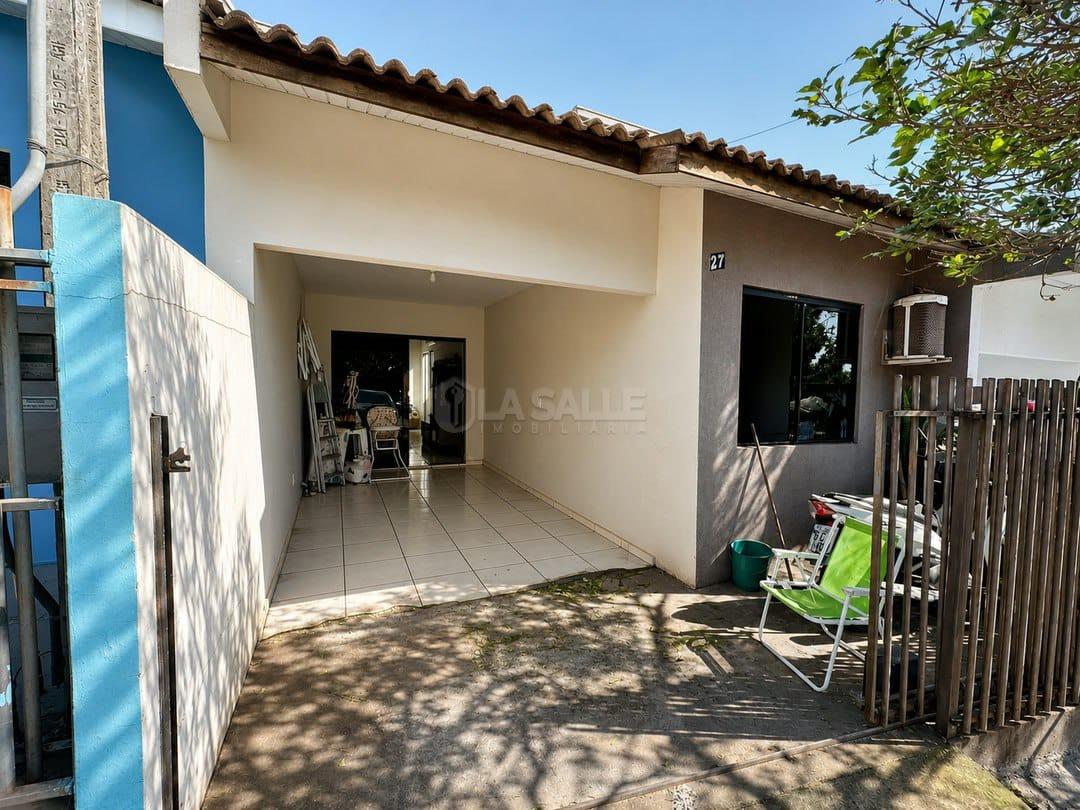 Casa á venda no Jardim São Francisco com 02 quartos e 01 vaga de garagem - Toledo Pr