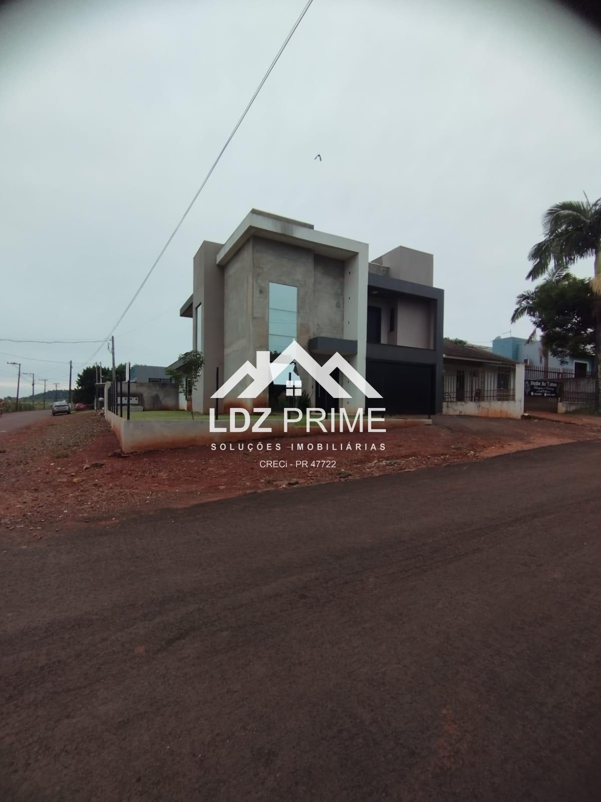 Sobrado com 241 m , terreno 450m , localizado no Bairro Santa ...
