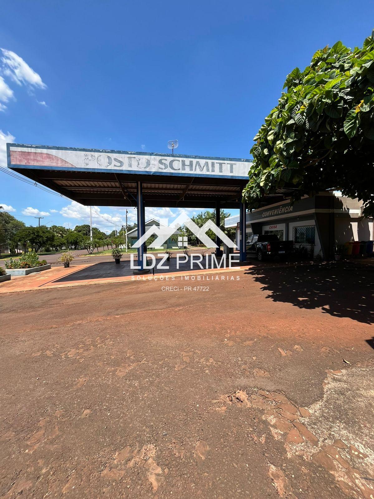 Posto de combustível com conveniência, Sala comercial, Casa, 2...