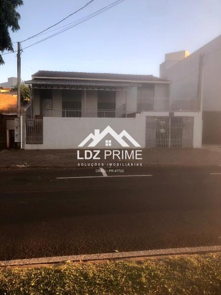 Casa à venda de 130m , terreno 300m ,localizada no centro de M...