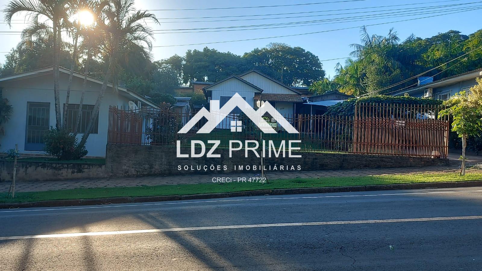 Terreno de 912m , no centro de Matelândia PR