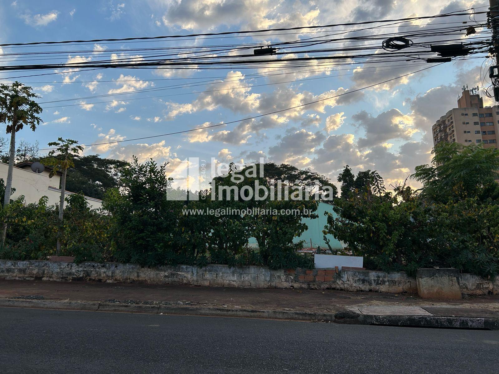 Terreno Estratégico Rua Paranapanema, Oportunidade para Empresas e Construtoras 