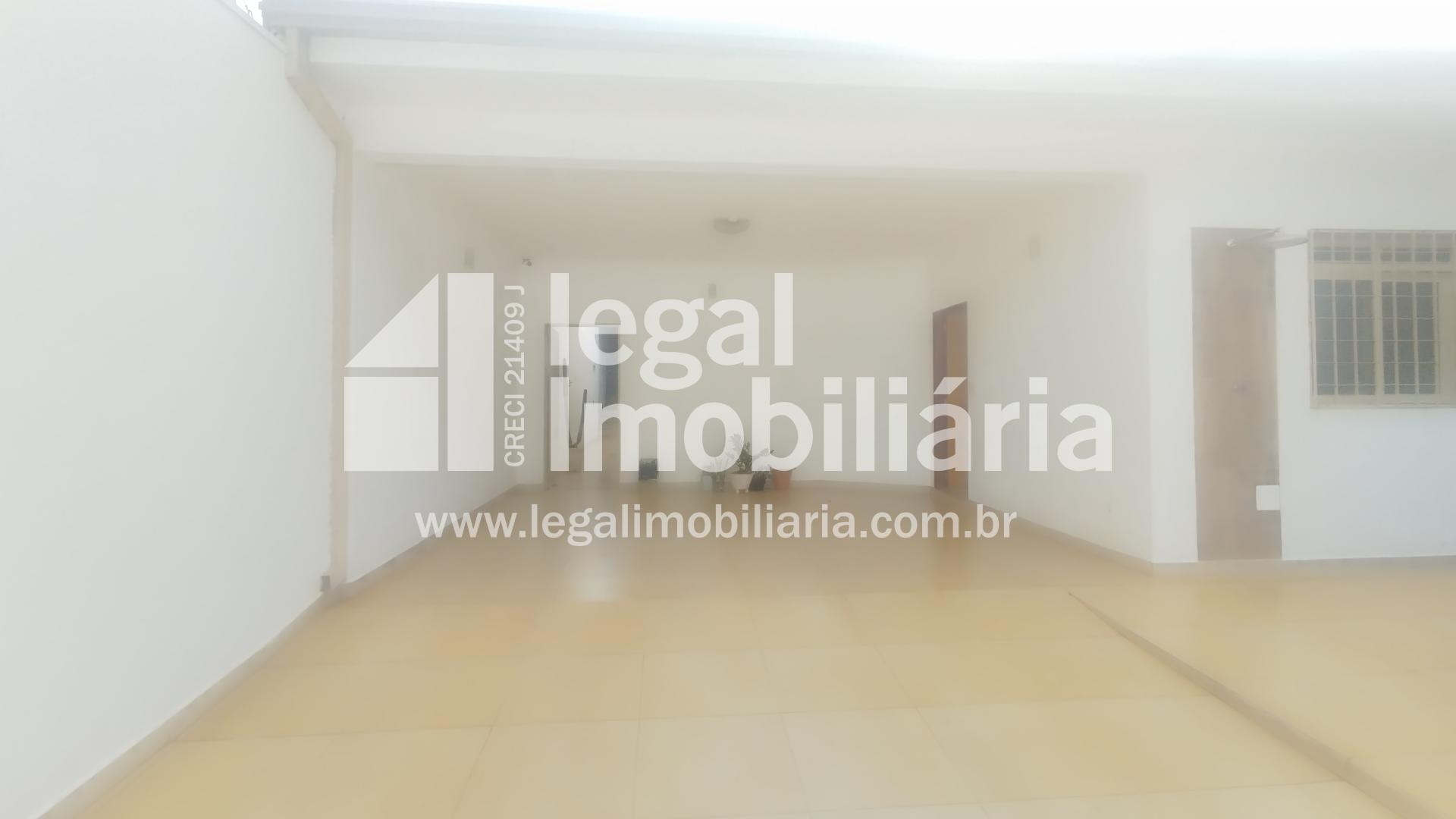 Casa à Venda no Parque Bandeirantes  Conforto, lazer e natureza ao seu redor 