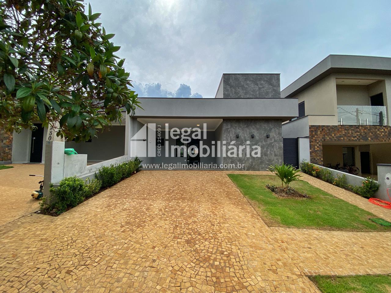 Encantadora Casa 3 Suítes, piscina, Villa Romana II, frente a praça