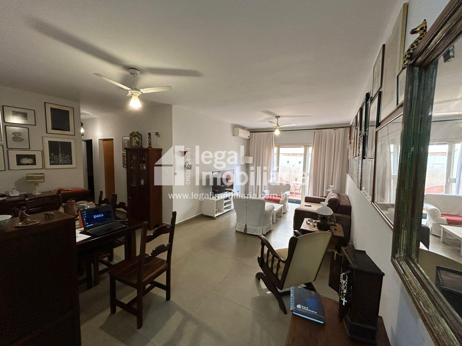 Apartamento Térreo à Venda no Jardim Irajá  108m  com Quintal