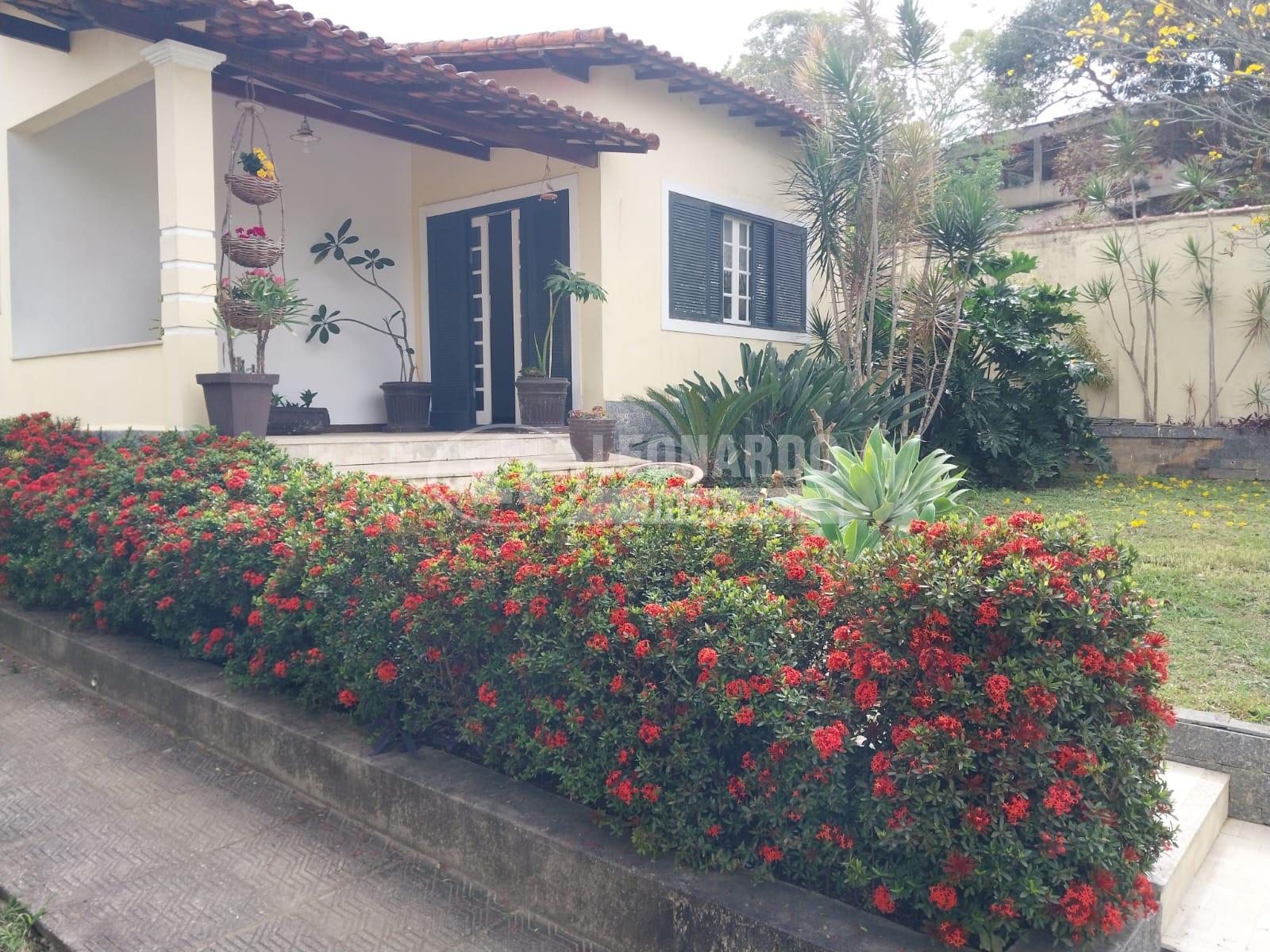 CASA A VENDA, 03 QUARTOS, PRAIA DO HOSPICIO, ARARUAMA - RJ