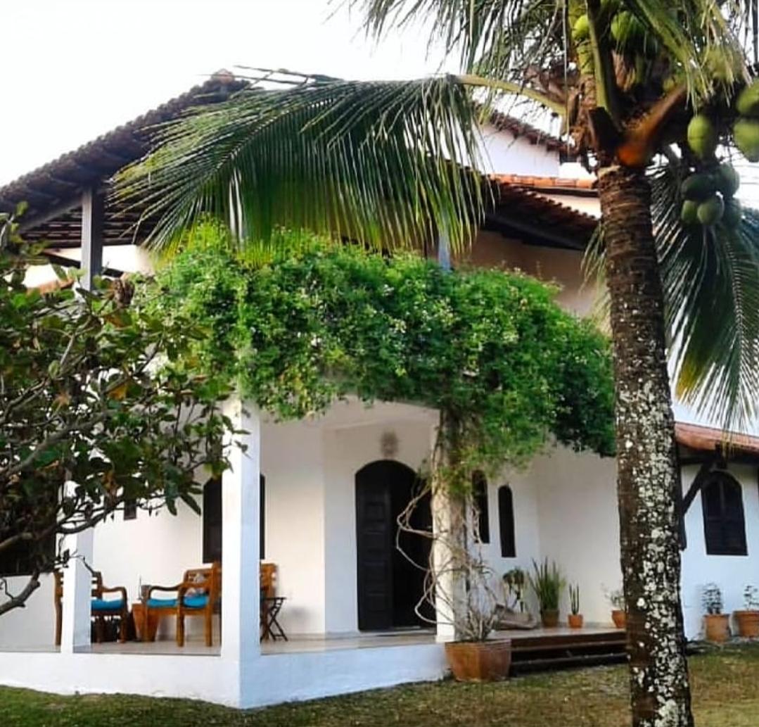 Casa em Ita?na com 1.550 m? de terreno pr?xima ao Point