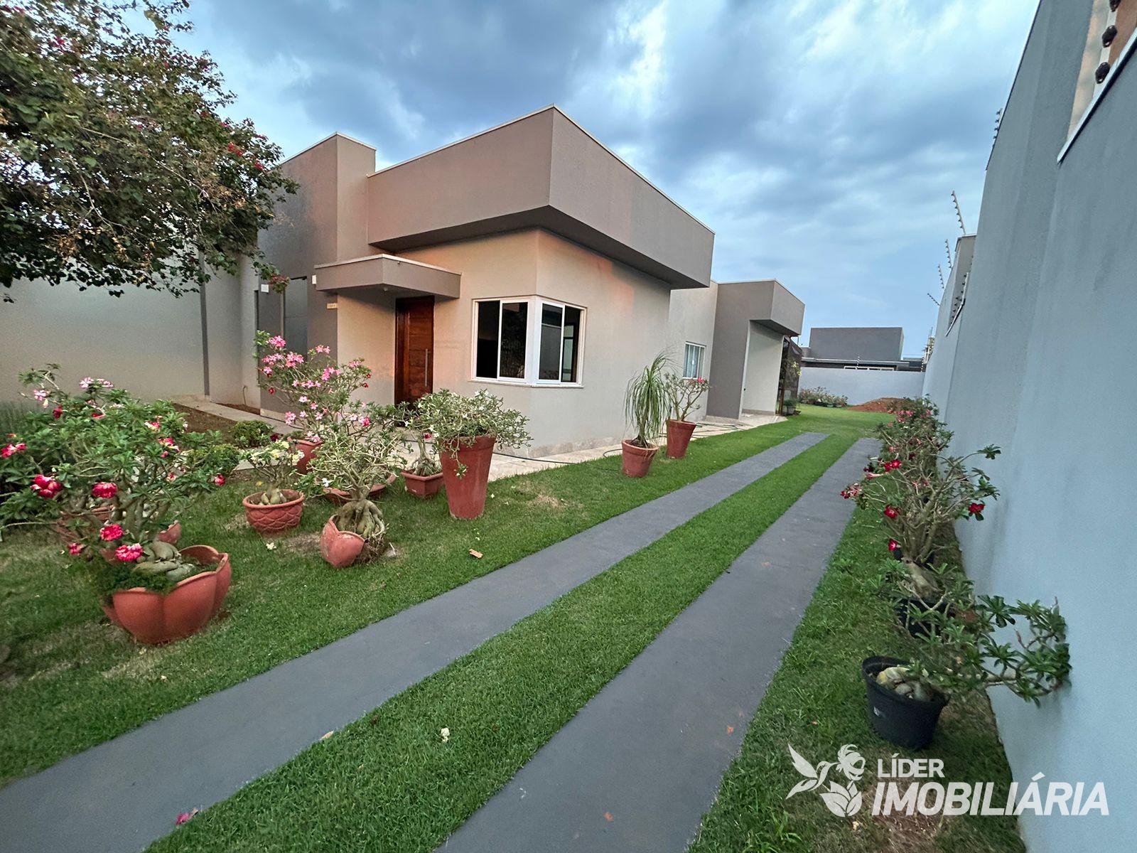 CASA À VENDA COM DOIS DORMITÓRIOS NO BAIRRO BANDEIRANTES VI