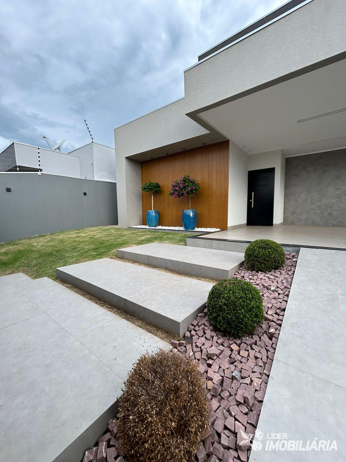 CASA Á VENDA - BAIRRO BANDEIRANTES, LUCAS DO RIO VERDE -MT