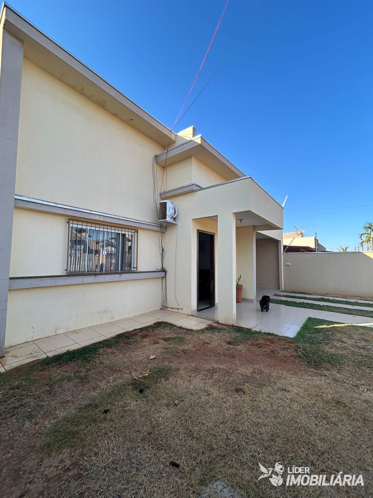 CASA À VENDA, BAIRRO PARQUE DAS ARARAS, LUCAS DO RIO VERDE-MT